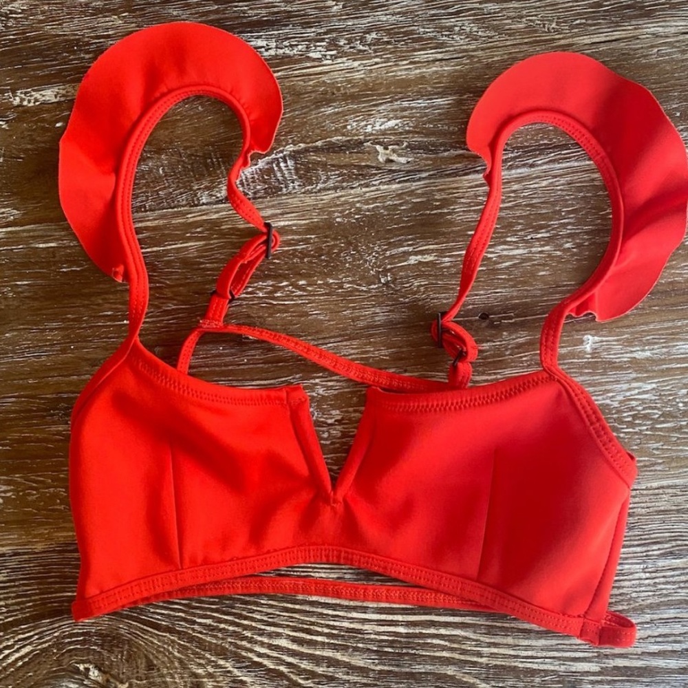 Kendall and Kylie bikini from revolve - Picture 3 of 5